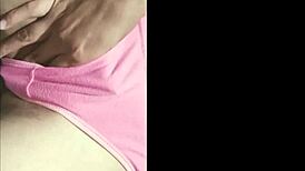 Mi Prima Cachonda Se Graba Mientras Se Masturba y Me Lo Envía