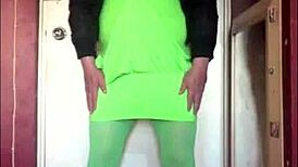 The shy crossdresser freshly squeezes juice