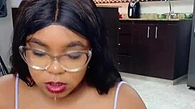 hermanastra me ense�a lo rico que es una paja rusa