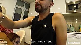 Нощ на игри: Португалски приятели превръщат нощта в диво чукане