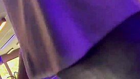 fiquei louco na gata malhando sem sutiam, lambendo sua buceta