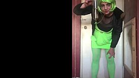 The shy crossdresser freshly squeezes juice