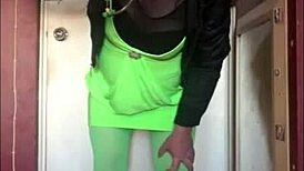 The shy crossdresser freshly squeezes juice