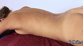 Fervid Teen Cutie Stretches Her Hairless Cunt For Defloration