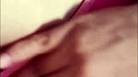 Mi Prima Cachonda Se Graba Mientras Se Masturba y Me Lo Envía