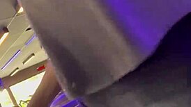 fiquei louco na gata malhando sem sutiam, lambendo sua buceta