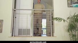 Padrasto Trata Sua Enteada Como a Puta Que Ela É