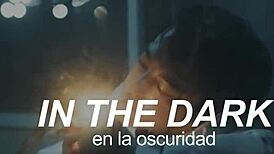 โจจิร้องเต้นช้าในความมืดลึกซึ้งอารมณ์