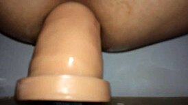 Intense action on the dildo with a great fulfillment