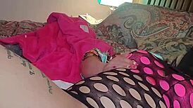 Esta tía chorra está lista pa mi dildo, mírala explotar