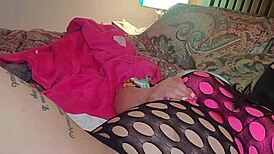 Esta tía chorra está lista pa mi dildo, mírala explotar