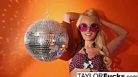 Hot 70s babes explore each other in wild ways