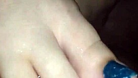 EX GF GIVES BAREFOOT FOOTJOB WITH TOES AND FEET FETISH!
