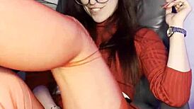 Carolina Iena Gets Wet Pussy Fingered