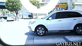 Enjoying a hot bareback blowjob from a guy in POV 😘