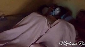 Amateur couple enjoys sensual massage leading to orgasm 😍