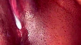 Watch her pussy squirt in the backseat