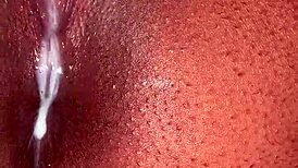 Watch her pussy squirt in the backseat