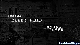 Lesbo milf licks teen pussy intensely