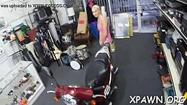 Hey, amateur shows off sexy moves for quick cash, nice!