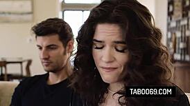 Hot MILF Victoria Voxxx Fucks IT Guy for Computer Fix