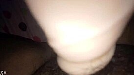 Jeu avec sextoy dans chatte trempée