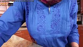 हॉट अरब मुस्लिम वाइफ को मैन द्वारा हार्ड फक