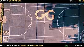 Brunette Gets Her Toes Sucked