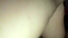 Jeu avec sextoy dans chatte trempée