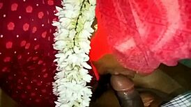 Indian Girl Having Sex In Mask Porn Video!