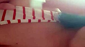 touching myself to christmas music 🎄