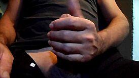 Hey, meet horny gay guy Rempic looking for fun 😘