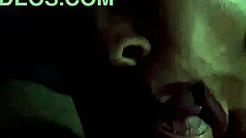 Aluna Novinha Aprendendo A Mamar Com O Professor No Escuridão Do Netflix