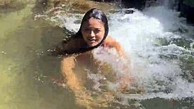 sexo en la selva follando a chica desconocida en río colombia con monster cock