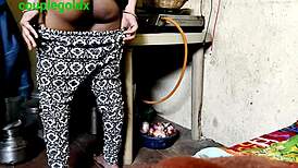 While Cooking, Saw Bhabhi And Had Sex Saying She's Beautiful