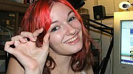 Mand med lille 18+ pik får ydmygelse i sph scenario