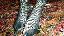 Imagine Me Giving You Footjob With Sexy Legs