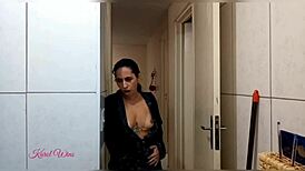 Peguei o Jeff no flagra batendo uma e não aguentei, ele teve que me foder gostoso 😏