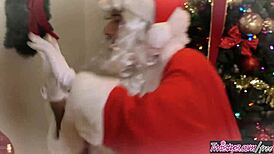 all i want for christmas is this hot blowjob 😍