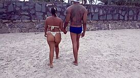 Met Hot Girl Beach
