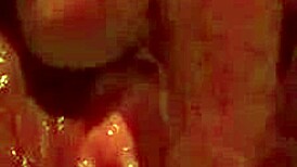 Adamım, şu an yalnız dev 22cm dildomla oynuyorum! 😜