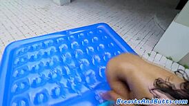 Tetona ebony de 18+ se deja follar el coño al aire libre por amateurs