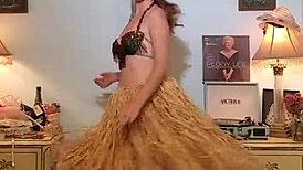 Dainty Rascal Dances With Body Positivity