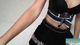 Shaved Pussy Milf Masturbates On Webcam!