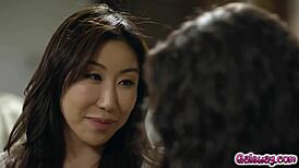 hey, wanna see victoria voxxx and nicole doshi get it on?