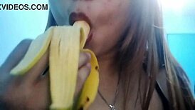 Seductive Chubby Girl Sucks Banana in Deepthroat Solo Fantasy