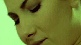 Jovencita Dulce Anhela una Follar Profundo y Duro Cada Vez