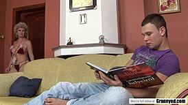 Эффи позвала соседа на быстрый горячий секс 😜