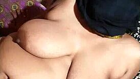 Profesora india, emm, se pone salvaje con su mejor chico universitario, ¿eh?