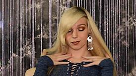 i love watching sexy gamergirlroxy in slow motion clothed.